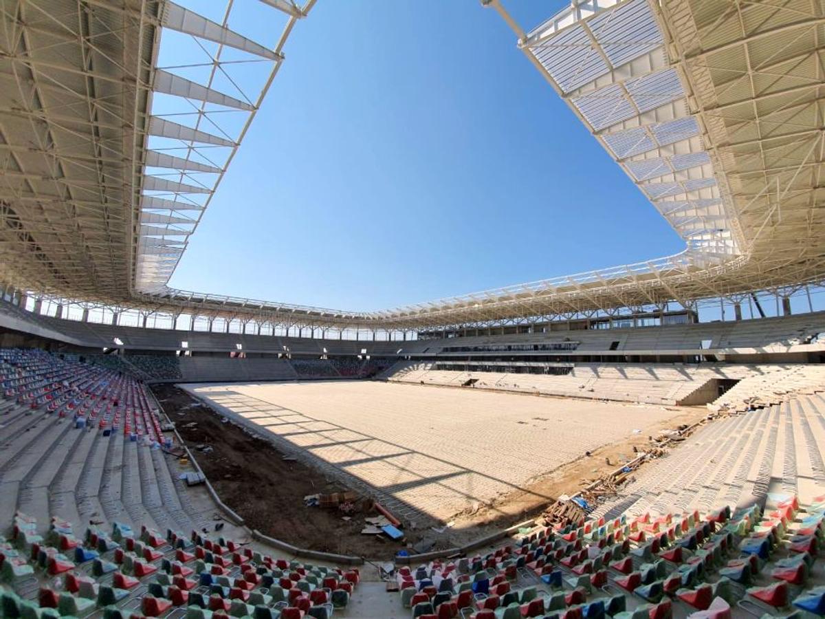 GALERIE FOTO Nu s-a oprit munca! Imagini de senzație de la stadioanele Steaua, Arcul de Triumf și Rapid