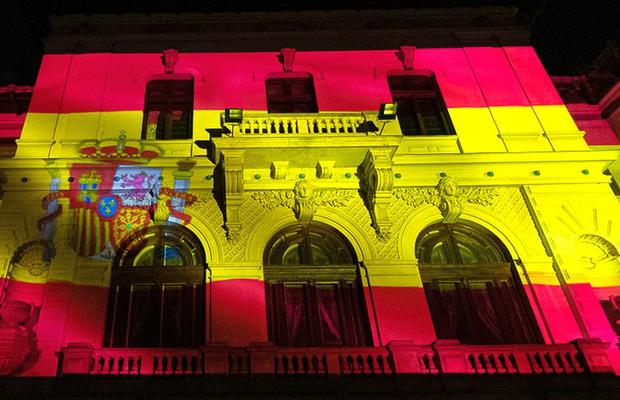 COVID-19. Scene emoționante la București » Palatul Cotroceni, iluminat în culorile Spaniei + mesajul în spaniolă al lui Klaus Iohannis