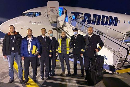 9 tone de echipament medical au fost aduse în România de o aeronavă Tarom. Sursă foto: Facebook Tarom