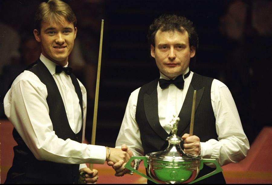 Stephen Hendry si Jimmy White, CM snooker 1994, foto: Guliver/gettyimages „Dacă nu mă scotea, sigur muream de cocaină” » Jimmy White, dezvăluiri halucinante cu „monstrul” Alex Higgins: „Am pus frână și a zburat prin parbriz. Eram amândoi beți și drogați”
