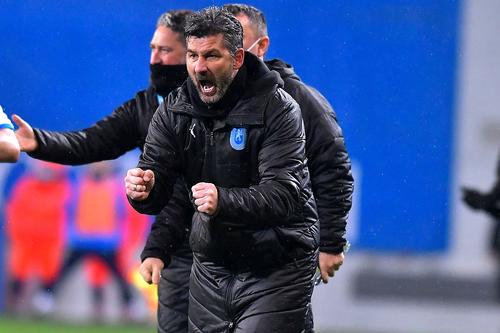 Ouzounidis, 52 de ani, a antrenat în Grecia și în Cipru, la APOEL Nicosia, până să fie angajat de Craiova // FOTO: facebook.com/UCVOficial