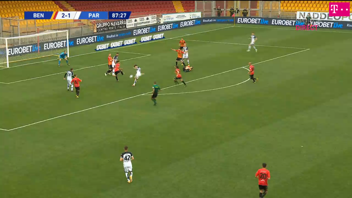 Dennis Man, sub lupa Gazzetta Dello Sport » Ce au scris jurnaliștii italieni despre golul românului din Benevento - Parma 2-2