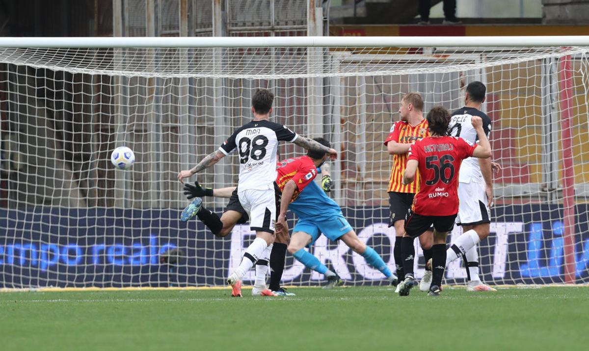 FOTO BENEVENTO - PARMA, GOL DENNIS MAN
