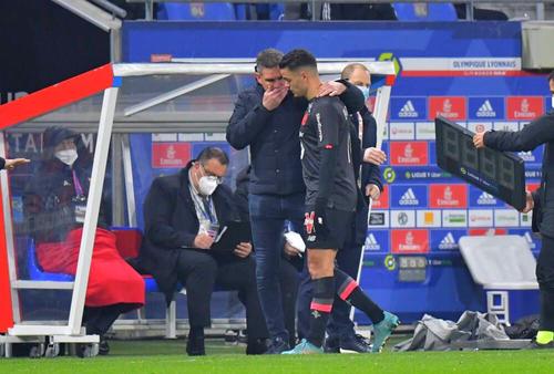 Hatem Ben Arfa și antrenorul său, Jocelyn Gourvennec
Foto: Imago