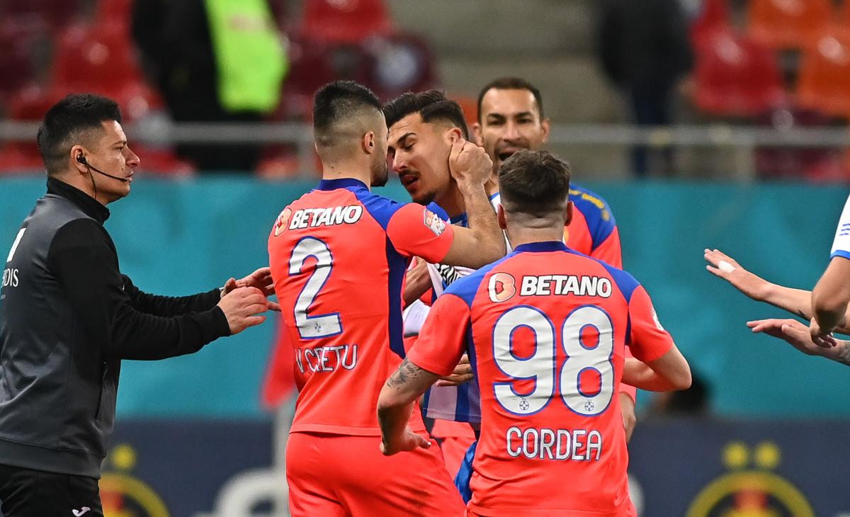 Cum vede un fost jucător situația lui Petrea: „Vestiarul simte că nu iei tu deciziile și e greu să te respecte”