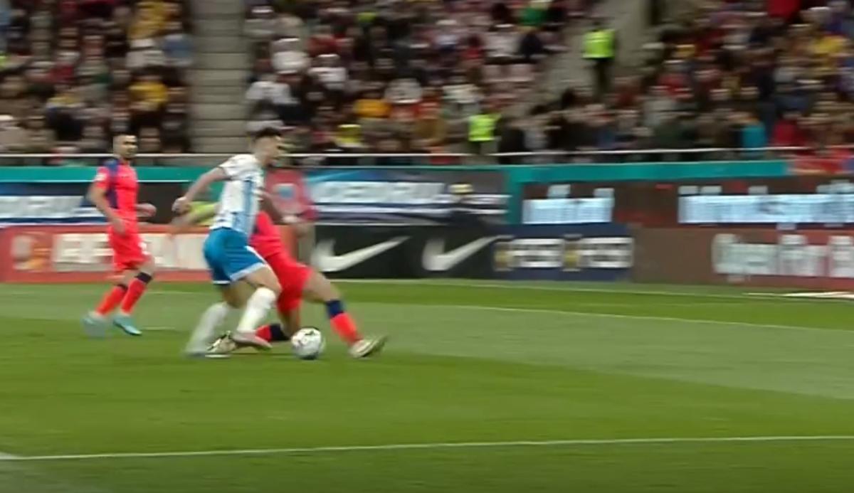 A fost penalty la duelul Cristea - Ivan din FCSB - CSU Craiova? Ce arată reluările fazei