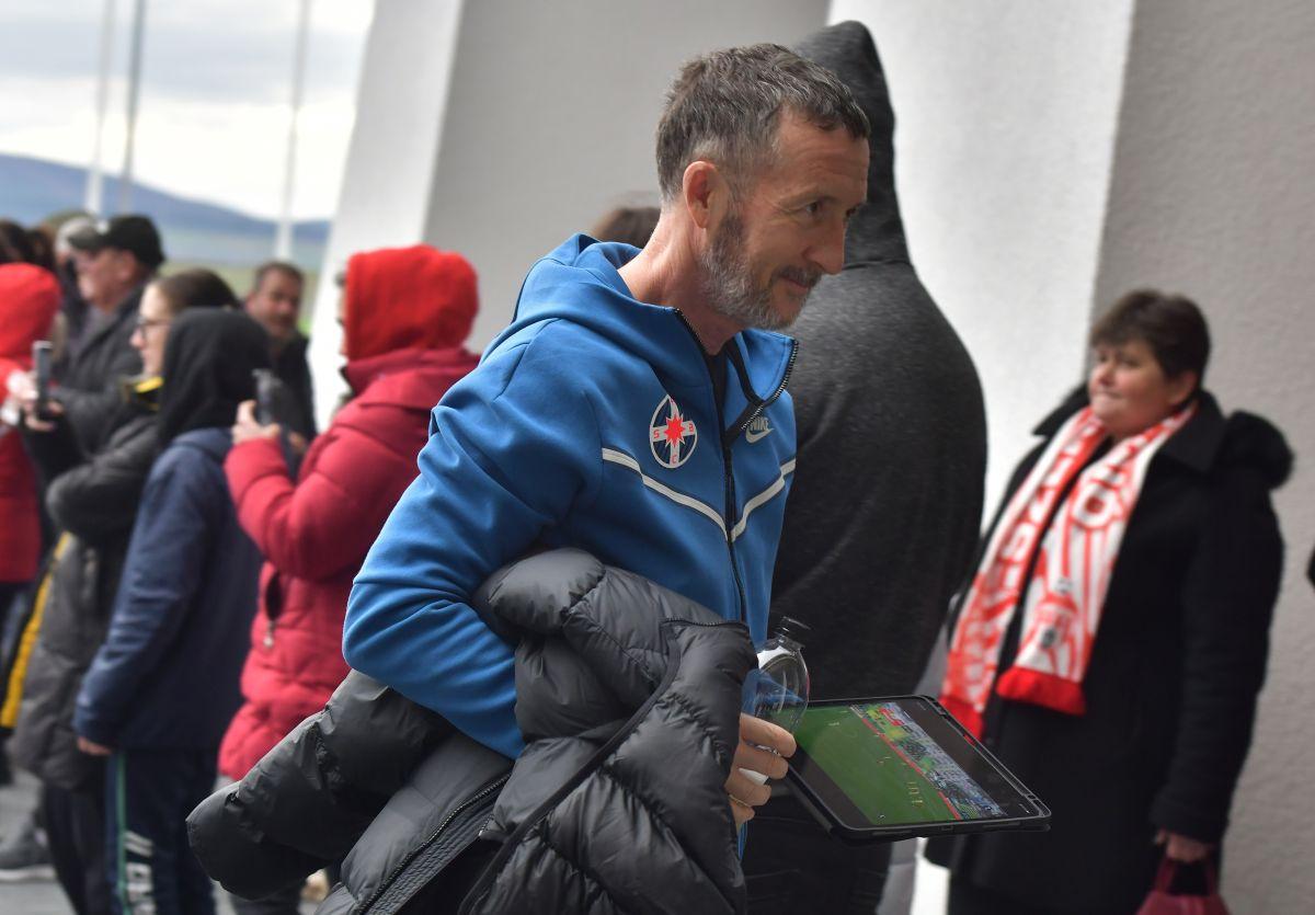 Gheorghe Mustață n-a intrat pe stadion la Sepsi - FCSB: „M-a sunat MM, mi-a zis că a vorbit. E păcat, dar prefer să stau aici lângă suporteri!”