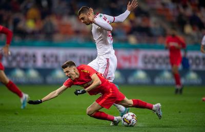 Ediție specială GSP Live. Sepsi - FCSB, de la 20:30. Roș-albaștrii pot profita de pașii greșiți făcuți de Farul și CFR Cluj.