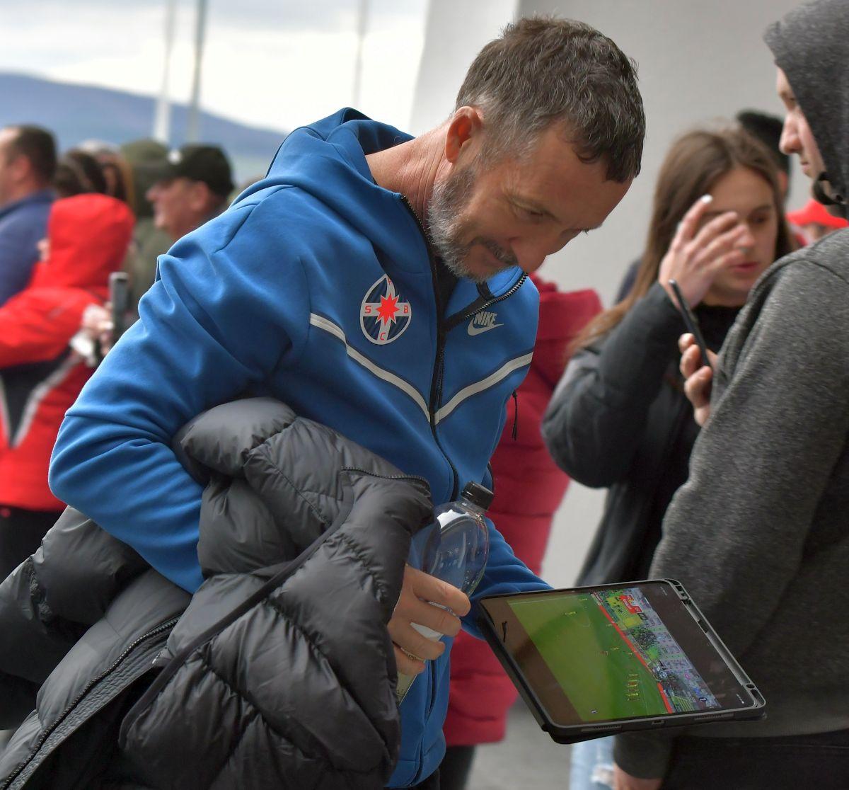 Gheorghe Mustață n-a intrat pe stadion la Sepsi - FCSB: „M-a sunat MM, mi-a zis că a vorbit. E păcat, dar prefer să stau aici lângă suporteri!”