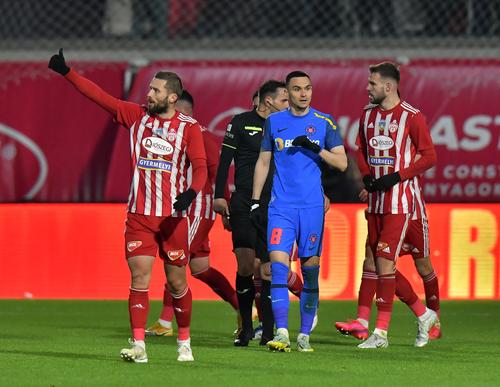 Attila Hadnagy, directorul general de la Sepsi Sf. Gheorghe, a criticat arbitrajul după înfrângerea cu FCSB, scor 1-2, în direct la GSP Live/ foto: Cristi Preda (GSP)