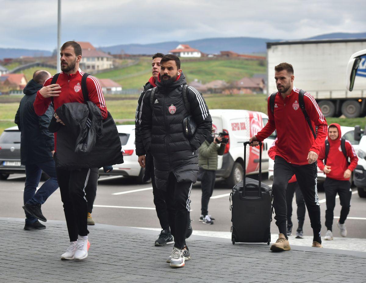 Gheorghe Mustață n-a intrat pe stadion la Sepsi - FCSB: „M-a sunat MM, mi-a zis că a vorbit. E păcat, dar prefer să stau aici lângă suporteri!”
