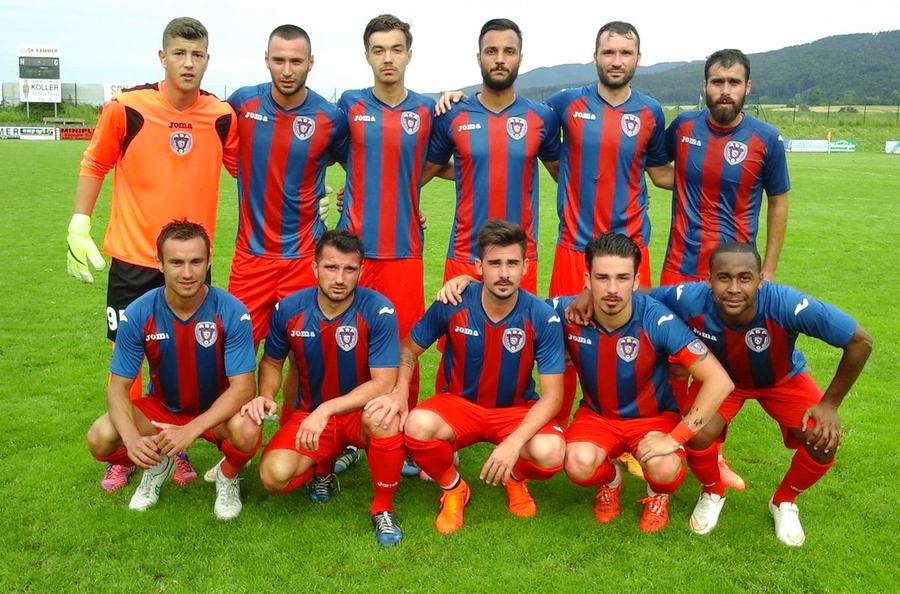 ASA Târgu Mureș, poză de grup. Candrea este pe rândul de sus, al treilea de la stânga la dreapta. În imagine mai apar Hanca, Maftei, Voiculeț sau Frăsinescu Fotbalistul din Liga 1 retras la 25 de ani pentru a se face terapeut spiritual: „Nu-mi mai plăcea fotbalul. Vomitam zilnic, ajunsesem să mă gândesc cum ar fi să nu mai trăiesc”