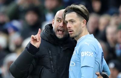 Pep Guardiola se vrea ironic: „Sunt cea mai faimoasă persoană de la City. Mereu încerc să îi critic pe jucători și să îi fac să simtă cât de slabi sunt!”