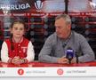 „Ce faceți, mă?” » Mircea Rednic, „flancat” de copii la conferința de presă