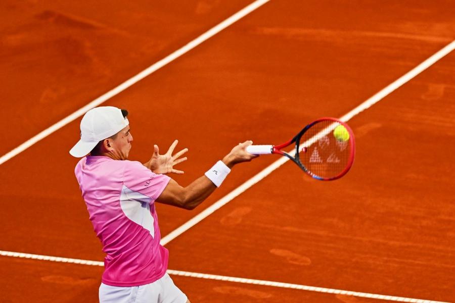 Sebastian Baez meciul din turul 2 la Țiriac Open Foto: Țiriac Open/Raed Krishan Sebastian Baez, favoritul numărul 1 de la Țiriac Open, e în „sferturi” după un meci disputat în două zile + urmează ciocnirea cu partenerul său de dublu