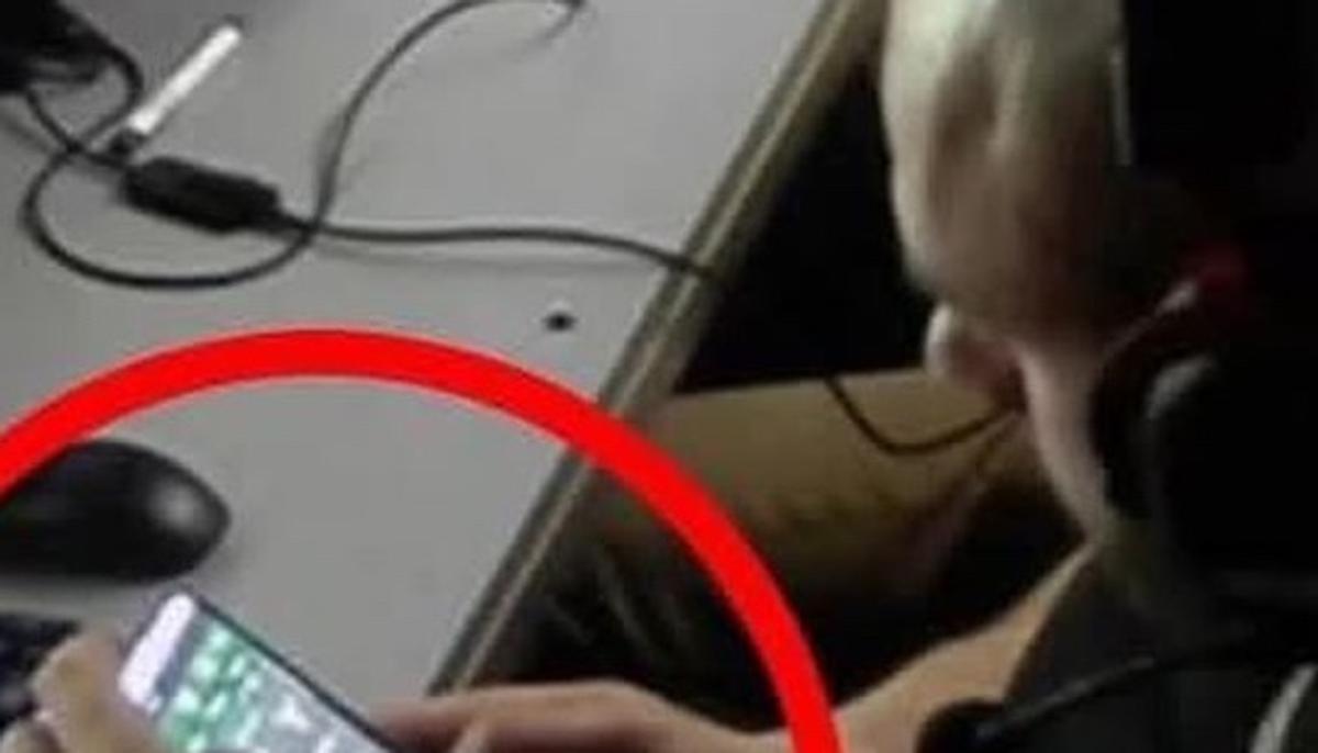 Imagini halucinante » Surprins pe aplicația de pariuri în camera VAR. Prima reacție oficială