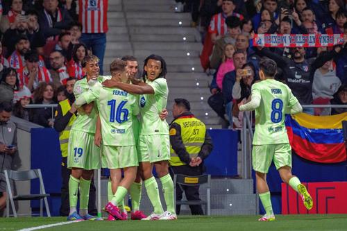 Fanii celor de la Atletico Madrid au oferit rar întâlnit în fotbal. Aceștia s-au ridicat în picioare pentru a-l aplauda pe Pedri (22 de ani), mijlocașul celor de la Barcelona.