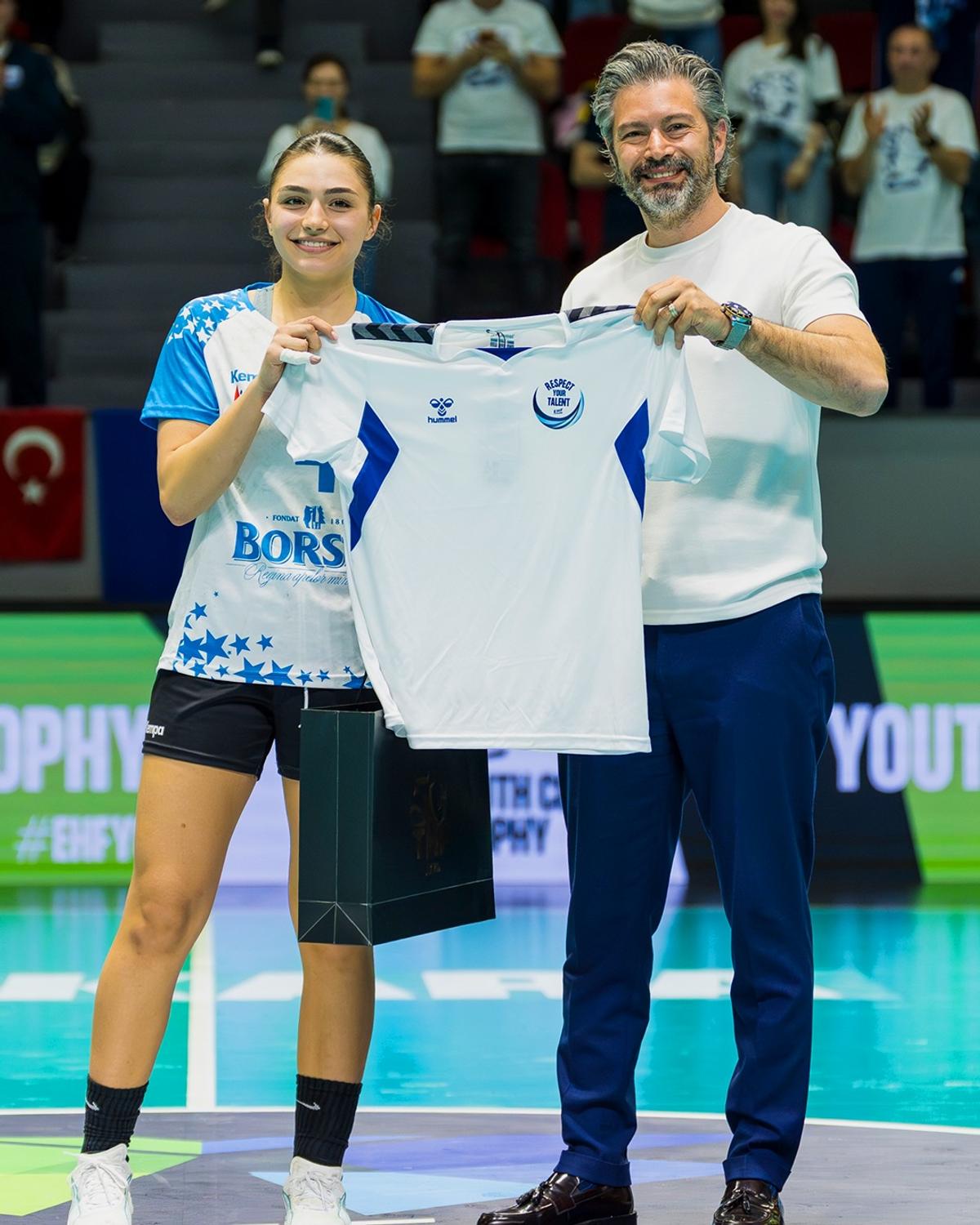 România are o primă echipă în Final Four-ul de la Budapesta! Performanța extraordinară reușită de junioarele lui CSM București