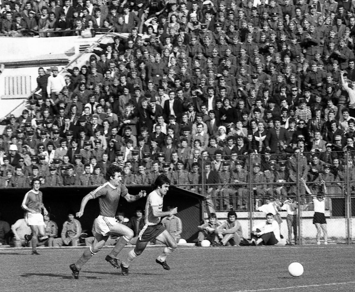 În 1967, Ovidiu Ioanițoaia semna un material despre Anghel Iordănescu! A fost pentru întâia dată când stelistul era subiect într-un articol de ziar