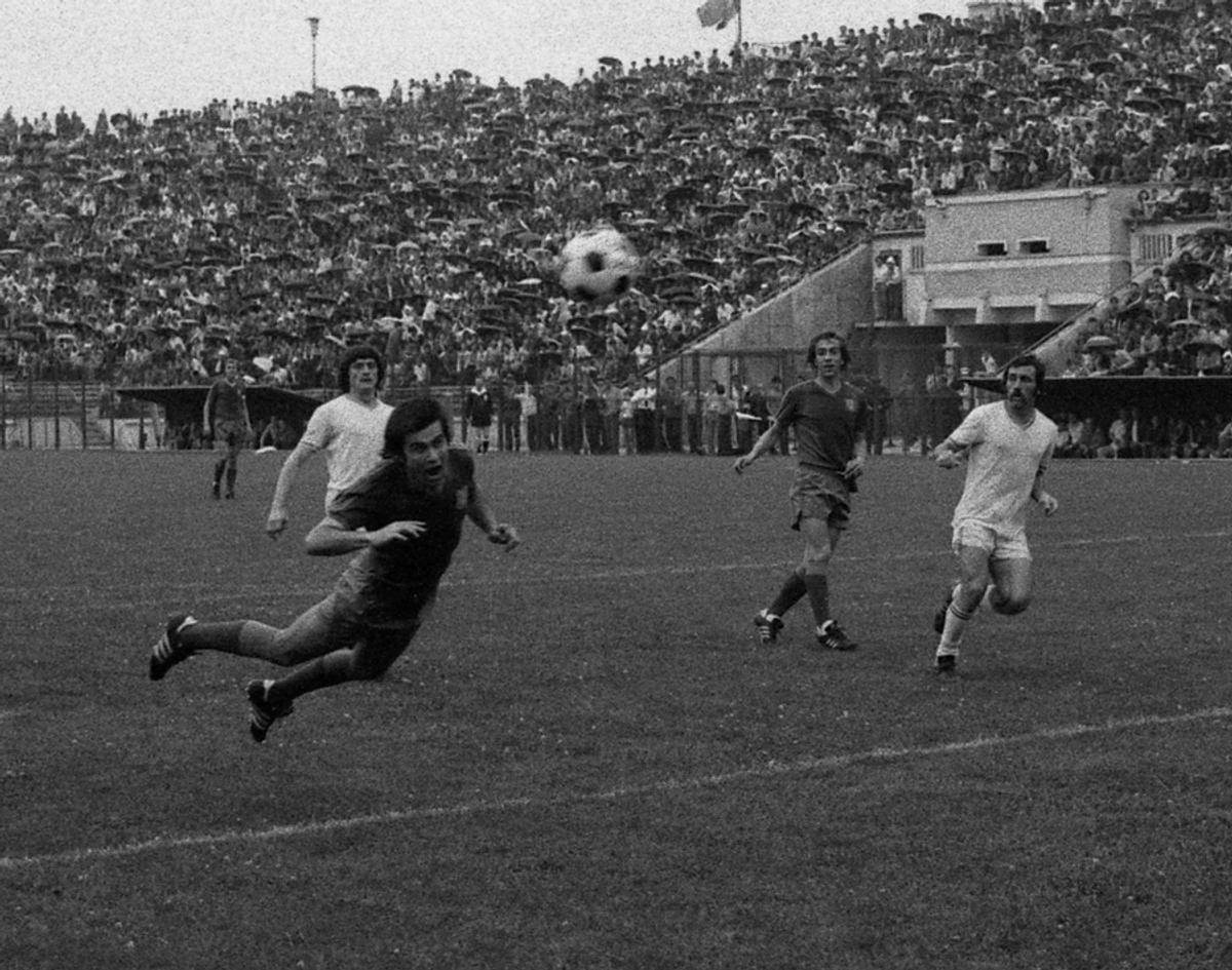 În 1967, Ovidiu Ioanițoaia semna un material despre Anghel Iordănescu! A fost pentru întâia dată când stelistul era subiect într-un articol de ziar