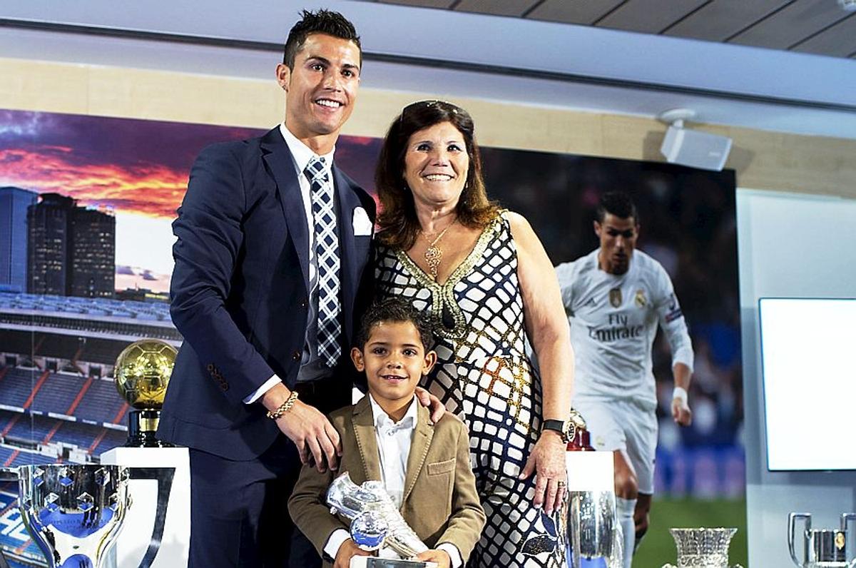 GALERIE FOTO Cristiano Ronaldo, cadou de 100.000 de euro pentru mama lui! Ce surpriză i-a pregătit