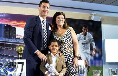 GALERIE FOTO Cristiano Ronaldo, cadou de 100.000 de euro pentru mama lui! Ce surpriză i-a pregătit