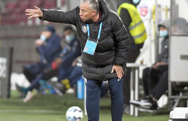 Dan Petrescu, criză de nervi: „Sunteți penibili! V-aș scoate pe toți”