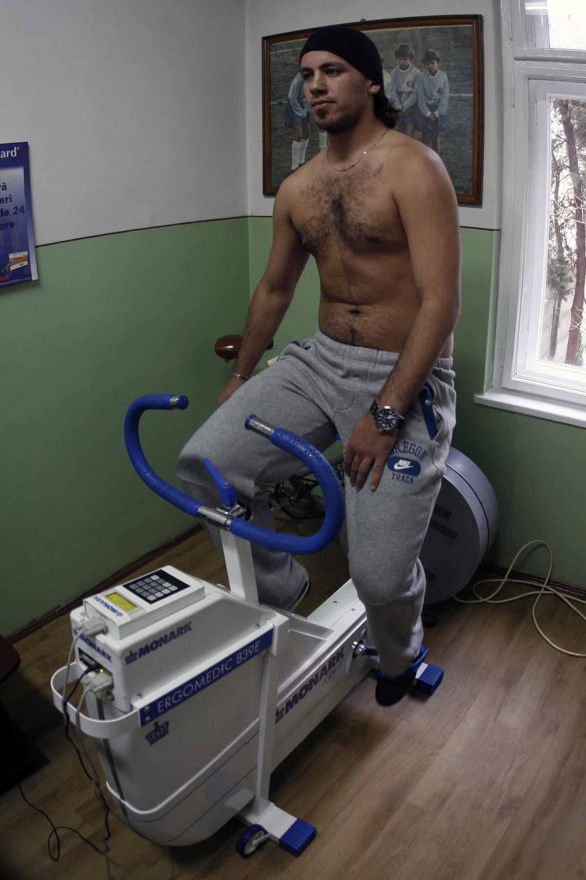 „Paszkany nu m-a mai vrut din cauză că aș fi umblat cu amanta lui” » Ce face acum cel mai scump jucător din istoria lui CFR
