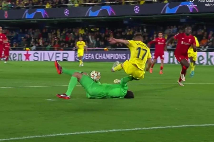Fază controversată în Villarreal - Liverpool » Gazdele au cerut penalty la intervenția lui Alisson