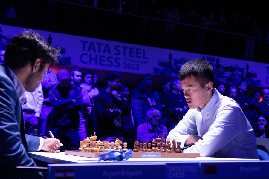 Ding Liren la masa de joc, foto: Imago Cine e Ding Liren, noul campion mondial de șah: „Un analist din România a fost omul-cheie” » Cei doi participă la Superbet Chess Classic în weekend, în București