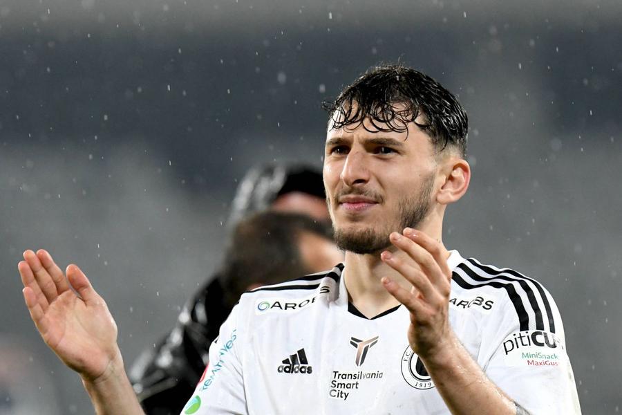 Mai rămâne cineva? » Cei 7 fotbaliști așteptați de FCSB în vară au dat chix