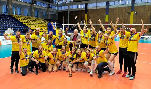 Jucătoarele și staff-ul tehnic de la Alba Blaj Foto Facebook Alba Blaj