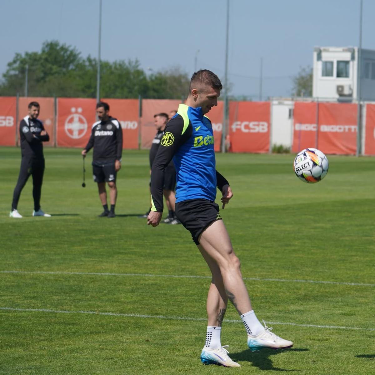 Back în business! Cum a fost surprins Darius Olaru la antrenamentul FCSB-ului