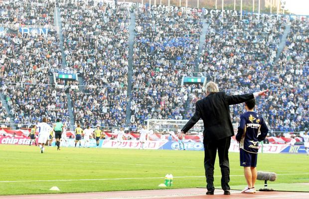 20 de nopți nedormite: din bețiv și ignorant a devenit un antrenor de legendă! + Cele 11 sticle de whisky băute înaintea „sferturilor” din Italia '90