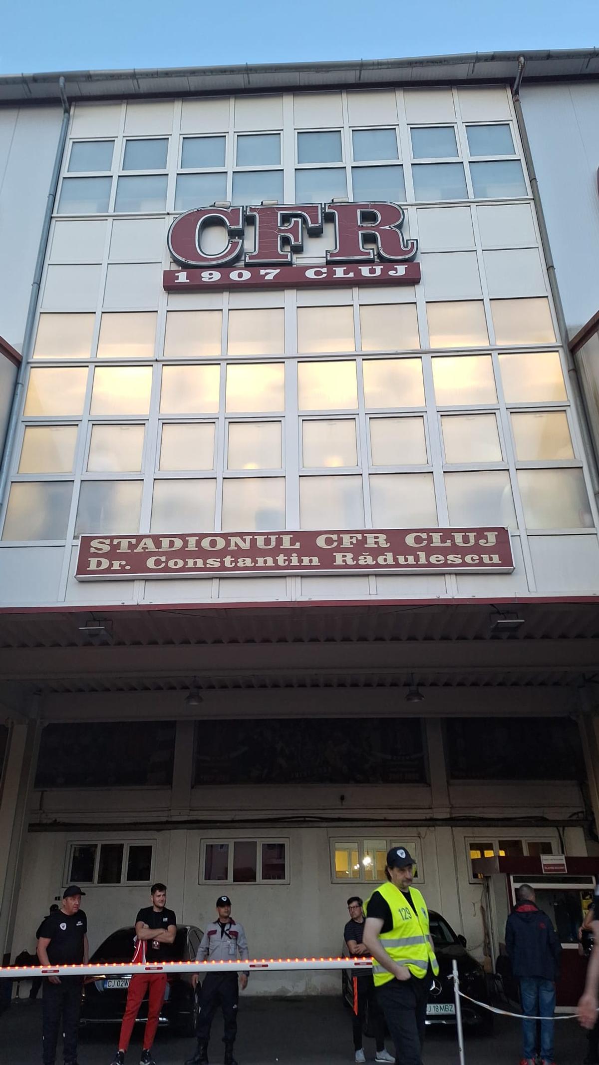 Imagini de la porți înainte de CFR - U Cluj