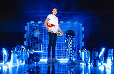 Sute de mesaje emoționante trimise de fani Cristinei Neagu înainte de retragerea din handbal a sportivei care a scris istorie pentru România