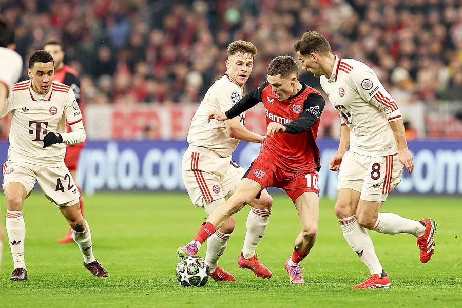 Florian Wirtz, în acțiune în meciul de Liga Campionilor cu Bayern Munchen // foto: Guliver/gettyimages Here we go! Florian Wirtz la Liverpool » Bayer acceptă o a doua ofertă + Transferul istoric în Premier League!