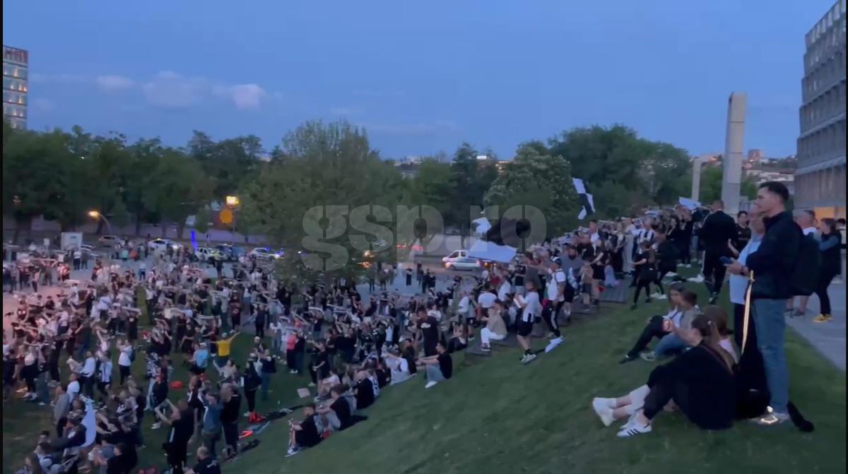 Cum urmăresc fanii lui U Cluj derby-ul cu CFR