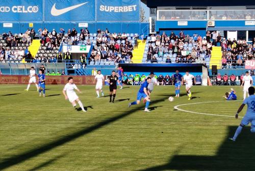 Farul Constanța - Gloria Buzău 1-0. Oaspeții nu au rezistat decât un an în Superliga. Au retrogradat sâmbătă din punct de vedere matematic, iar Ilie Stan (57 de ani), antrenorul buzoienilor în ultima parte a sezonului, și-a spus oful.