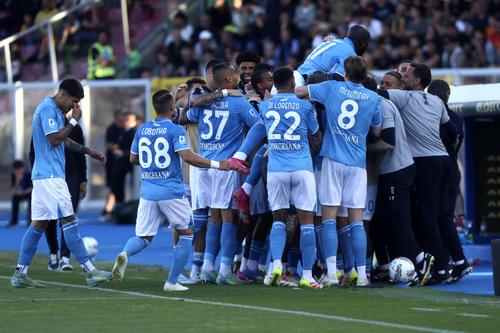 Napoli a câștigat la Lecce și s-a distanțat în fruntea clasamentului din Serie A // FOTO: Getty Images