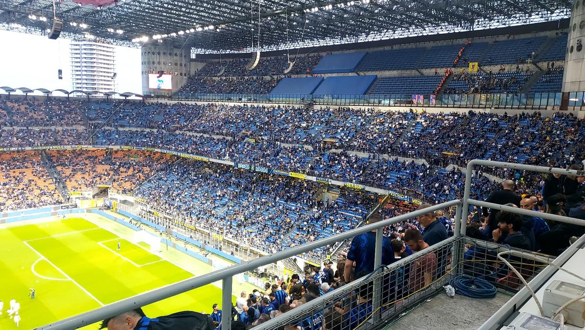Fanii lui Inter au ieșit în Piața Domului să sărbătorească titlul