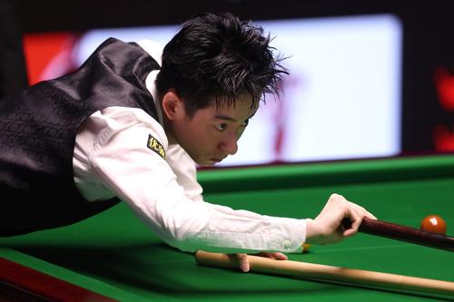 Wu Yize, în premieră, în finala Campionatului Mondial de Snooker/Foto: Getty Images