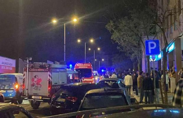 A intrat cu mașina direct în fanii care sărbătroreau titlul! Nouă oameni au fost accidentați