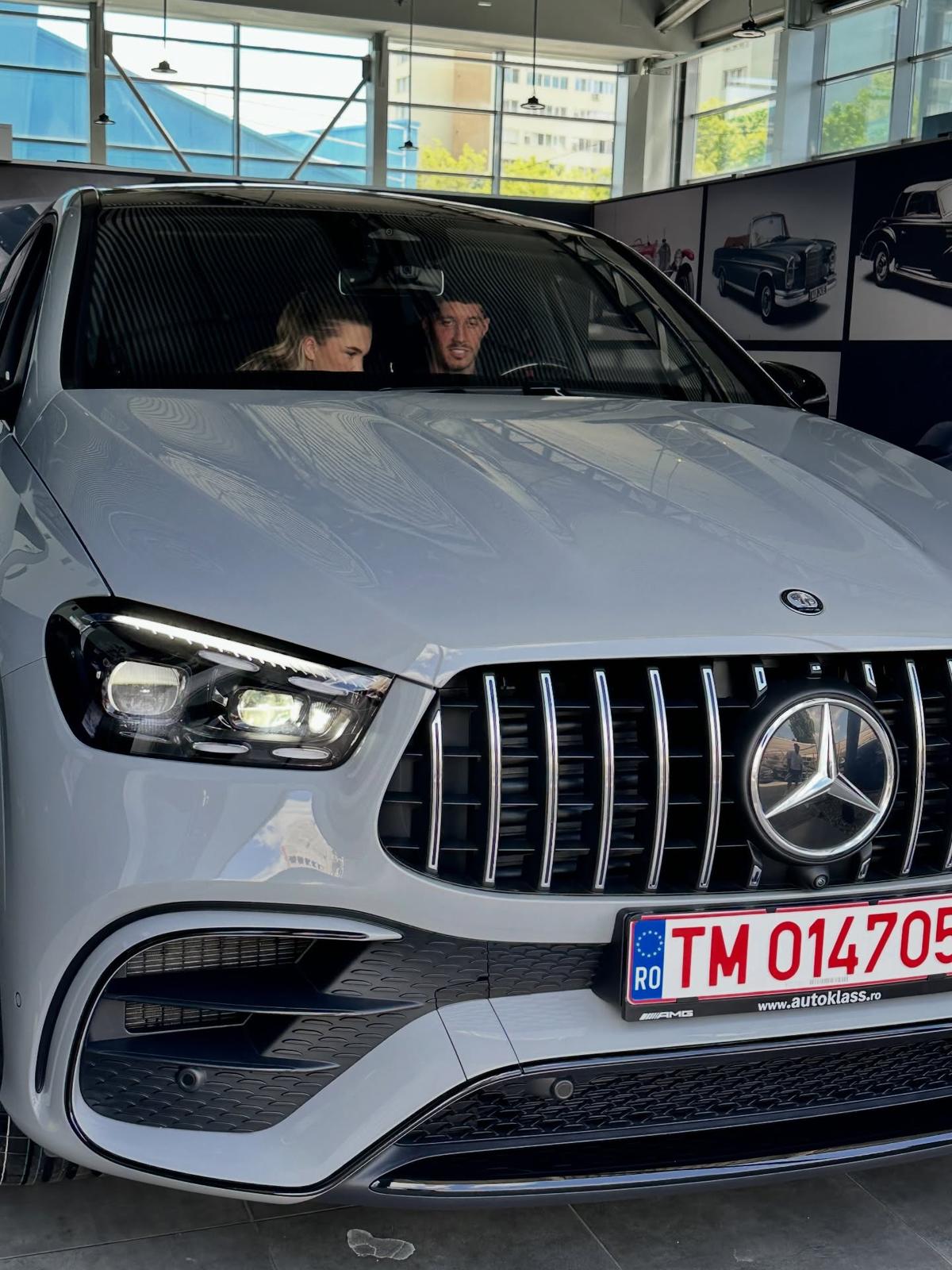 David Miculescu și-a făcut cadou de ziua lui un bolid de peste 100.000 de euro » Octavian Popescu l-a însoțit