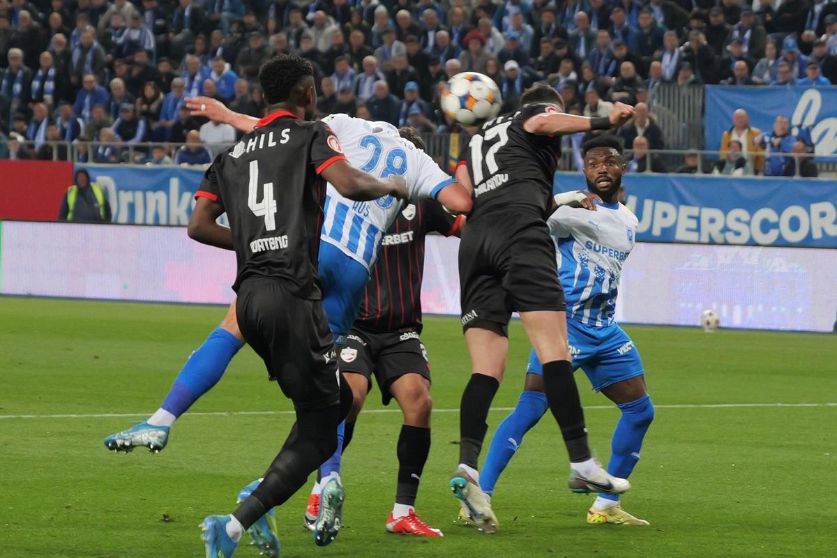 Regele Leu » Nsimba a reușit un gol cât un titlu, cu ajutorul arbitrilor, iar Craiova a răpus-o în ultima clipă pe Dinamo! Clasamentul