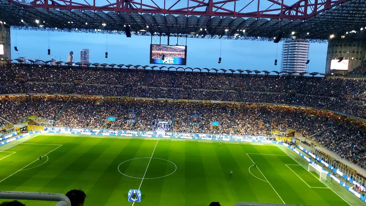Fanii lui Inter au ieșit în Piața Domului să sărbătorească titlul