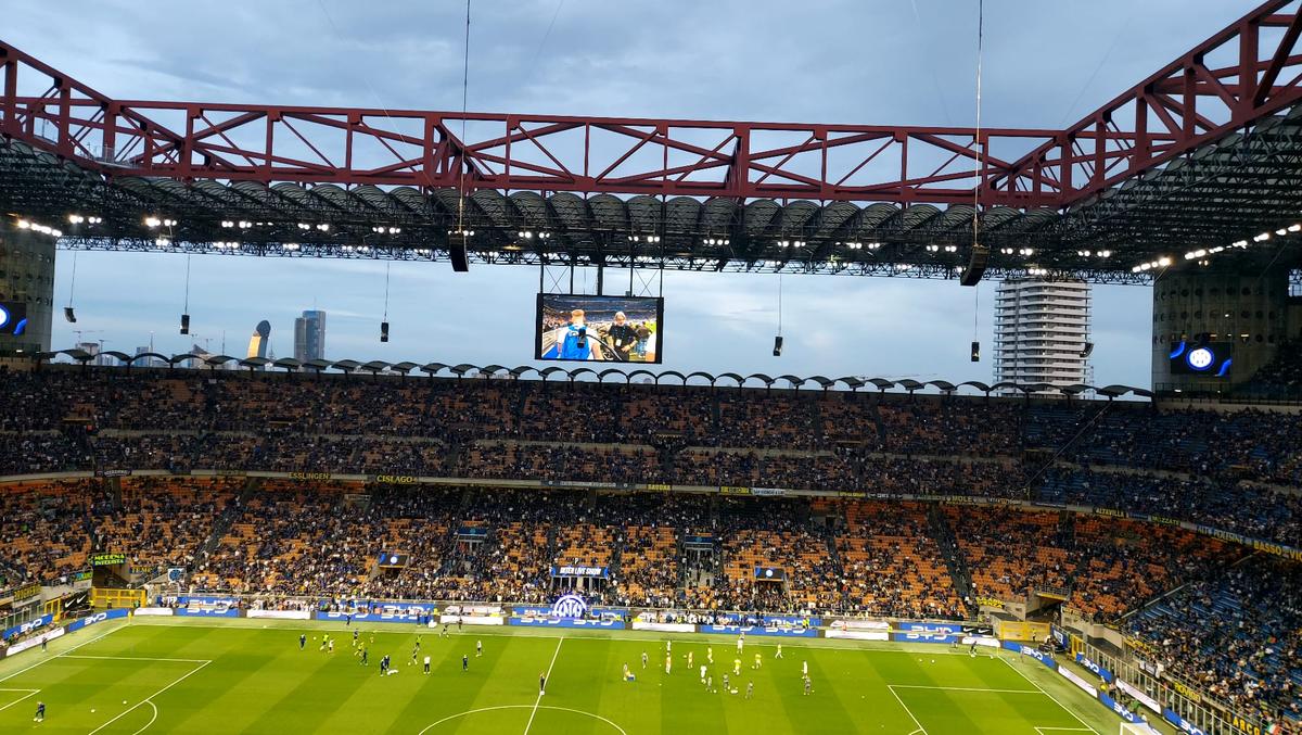 Fanii lui Inter au ieșit în Piața Domului să sărbătorească titlul