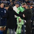 Frumoasa prezentatoare italiană Diletta Leotta îl sărută pe portarul lui Schalke, Loris Karius / Foto: Imago