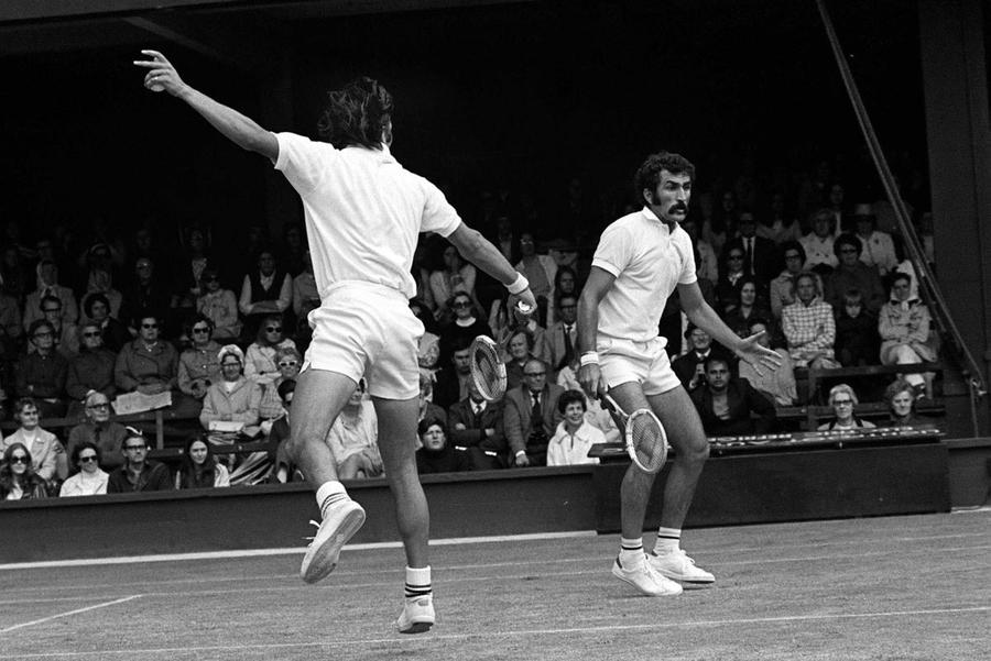 Ilie Năstase și Ion Țiriac jucând dublu în anii 1970 Foto: Imago Images Ion Țiriac, interviu cu Feliciano Lopez la Madrid » Amintiri savuroase și idei inedite: „Aș merge mâine la doamna Meloni și i-aș spune...”