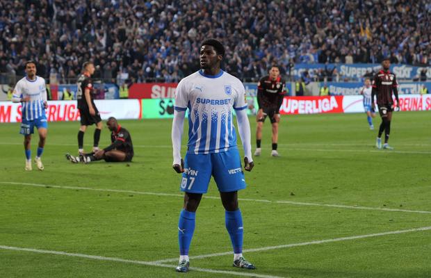 Regele Leu » Nsimba a reușit un gol cât un titlu, cu ajutorul arbitrilor, iar Craiova a răpus-o în ultima clipă pe Dinamo! Clasamentul